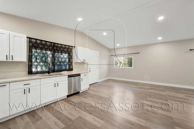 Building Photo - Charming 3 Bed/2 Bath Manufactured Home With Scenic Views In Banning, CA!