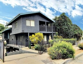 Building Photo - 944-946 N Avenue 50