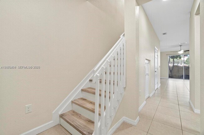 Foto del edificio - 8988 SW 17th Ct