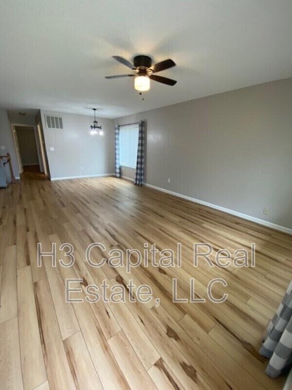 Building Photo - 870 Lester Ave