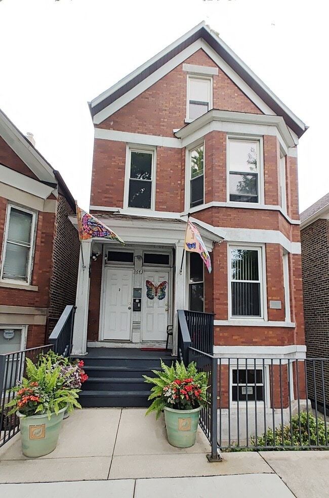 Building Photo - 3643 S Hermitage Ave
