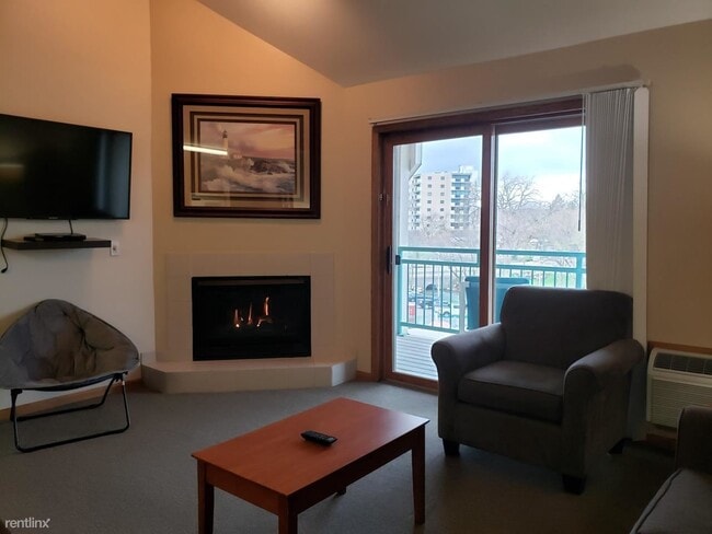 Building Photo - 2 br, 2 bath Condo - 111 Center St