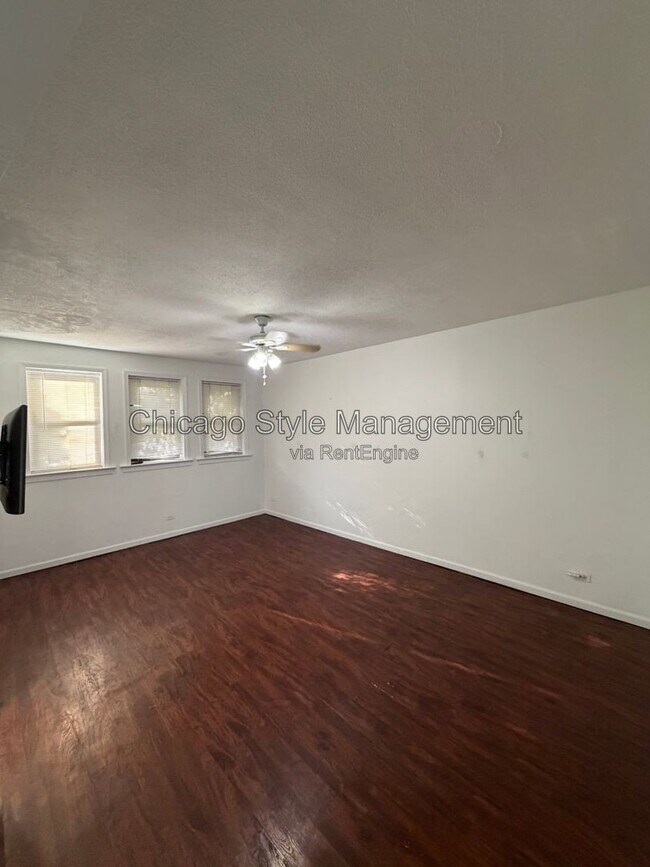 Foto del edificio - 5143 S Kenwood Ave