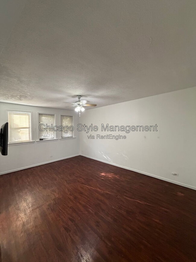 Building Photo - 5143 S Kenwood Ave