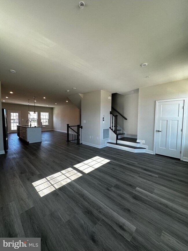 Building Photo - 5617 Addington Ln