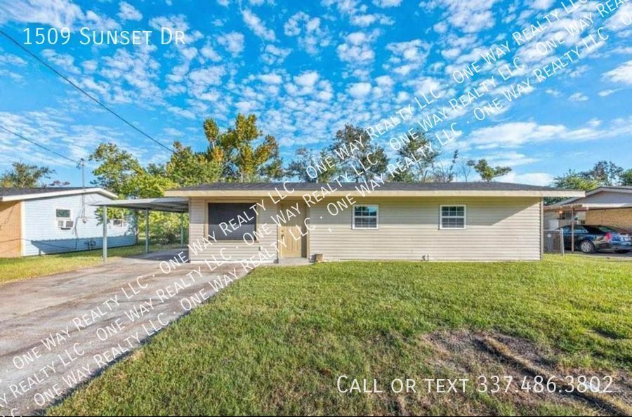 Primary Photo - 1/2 Off First Month's Rent!