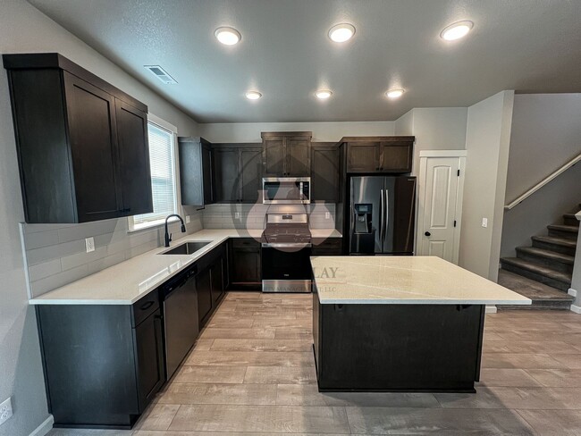 Building Photo - Beautiful Open Floor Plan Home in Dallas -...