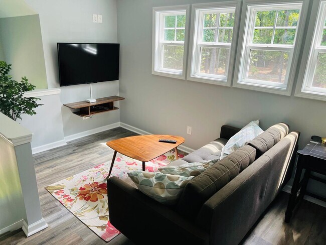 Foto del edificio - Charming 3BR/2.5BA House in Chattahoochee ...