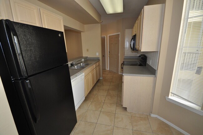 Building Photo - LONGWOOD: Gated Sabal Point Community- 2nd...