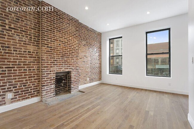 Foto del edificio - 1463 Fulton St