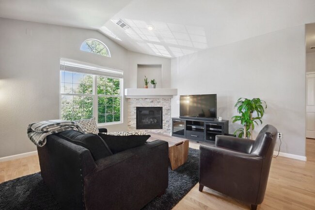 Building Photo - 4054 S Crystal Cir
