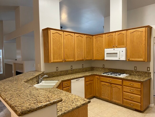 Building Photo - 11100 Vista De Cally Dr