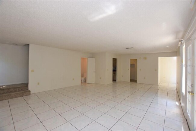 Building Photo - 3535 Raintree Way