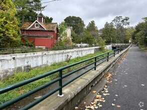 Building Photo - 121 Cascadilla Ave