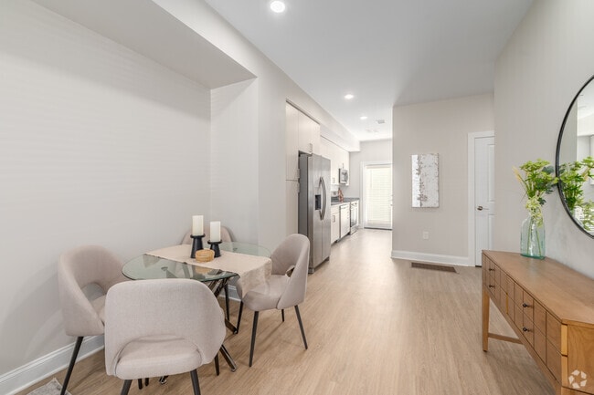 2BR, 1.5BA - Townhouse - 1,356SF - Dining Room - Park Lamont Townhomes