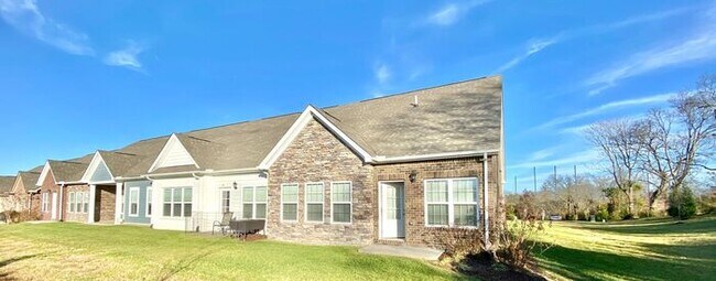 Building Photo - 2048 Westburn Ln
