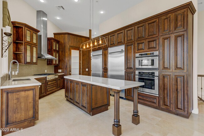 Foto del edificio - 8008 E Whistling Wind Way