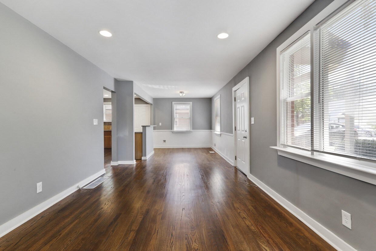 Foto del edificio - 2454 Crestview Ave