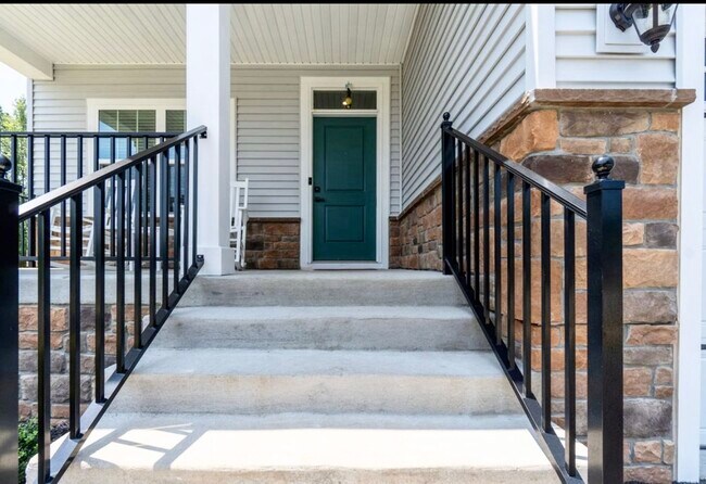 Foto del edificio - 16043 Cambria Cove Blvd