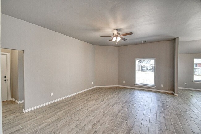 Building Photo - Brand New Construction in Hall Park!