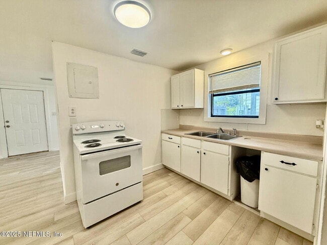 Foto del edificio - 1077 Willow Branch Ave