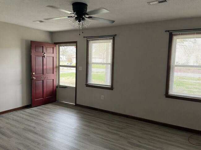 Foto del edificio - 2725 Hawthorne Rd