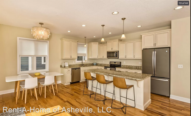 Building Photo - 3 br, 3 bath House - 118 Green Creek Loop