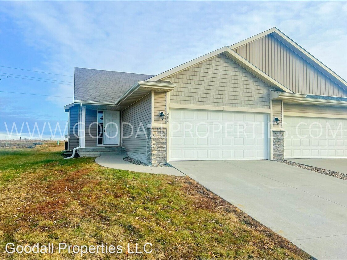 Primary Photo - 3 br, 3 bath House - 2675 Tracy Ave