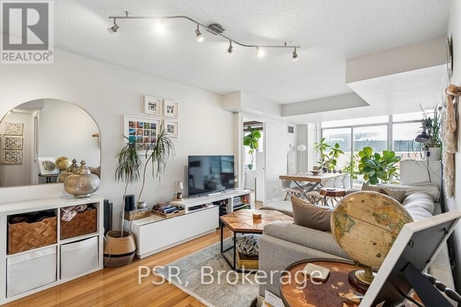 Building Photo - 39 Parliament St