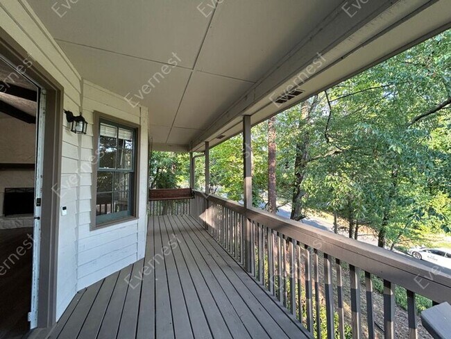 Foto del edificio - 2699 Raven Trail NE