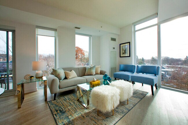 Photo du bâtiment - BEACHHILL Apartments
