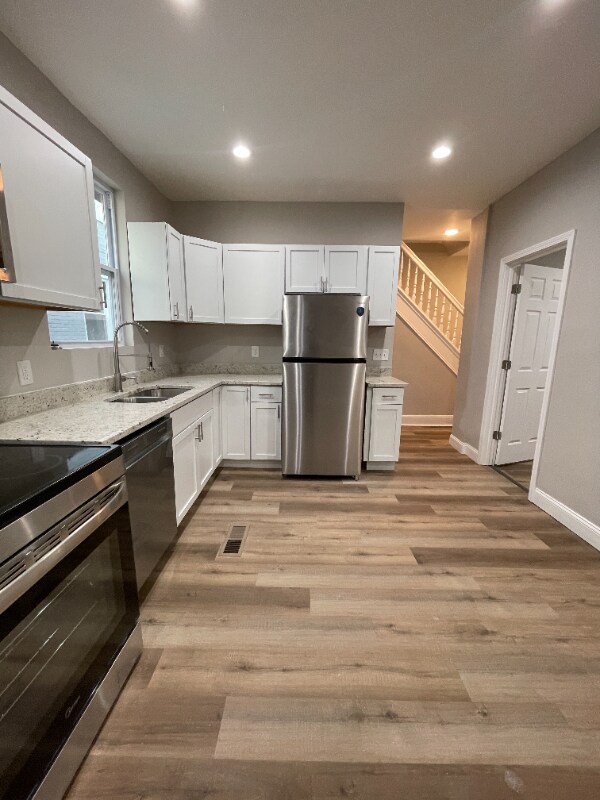 Building Photo - 928 Fairbanks Ave