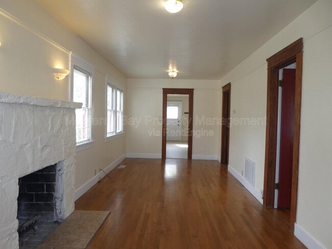 Building Photo - 668 Van Buren St