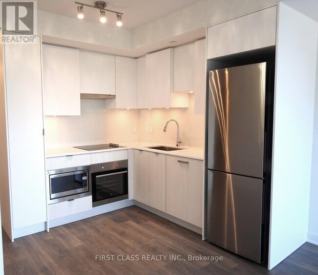 Building Photo - 99 Broadway Ave