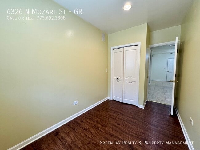 Building Photo - 6326 N Mozart St