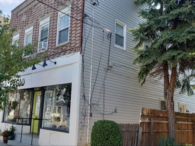 Primary Photo - 19 Spring St