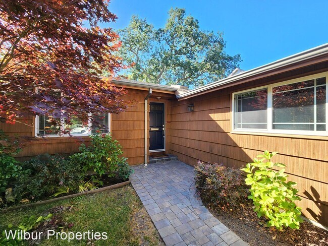 Building Photo - 3 br, 2 bath House - 120 Lowell Avenue
