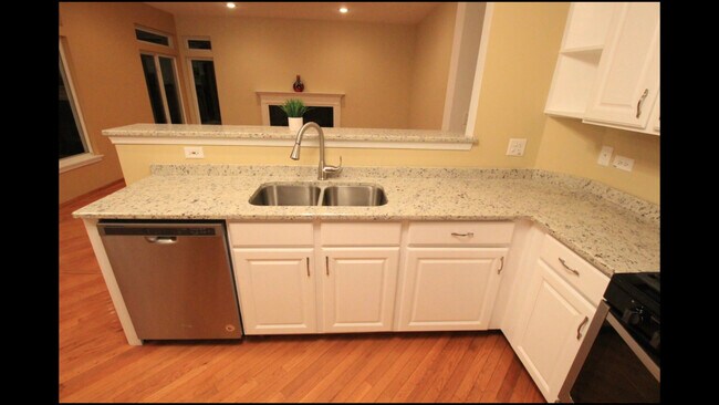 Foto del edificio - 217 Sparrow Ln