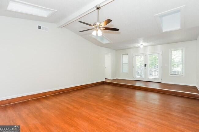 Foto del edificio - 115 Poplar Wy