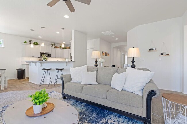 Foto del edificio - 3806 Winged Dove St