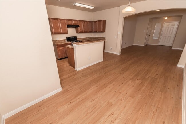 Foto del edificio - 2410 Thorney Ct