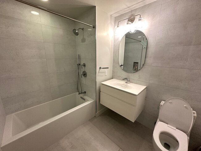 Building Photo - 12975 Agustin Pl