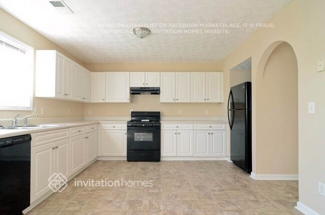 Building Photo - 86 Christopher Dr