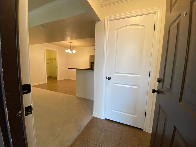 Foto del edificio - 2 Bed 1 Bath Condo
