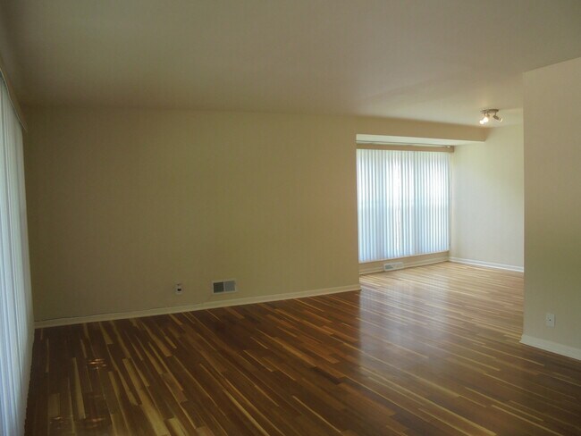 Building Photo - 1301 N Harlem Ave