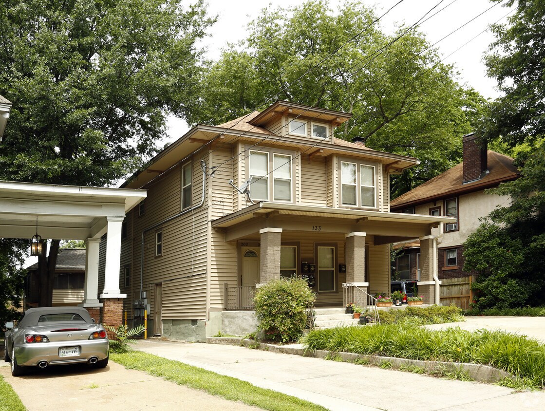 Foto del edificio - 133 Evergreen St