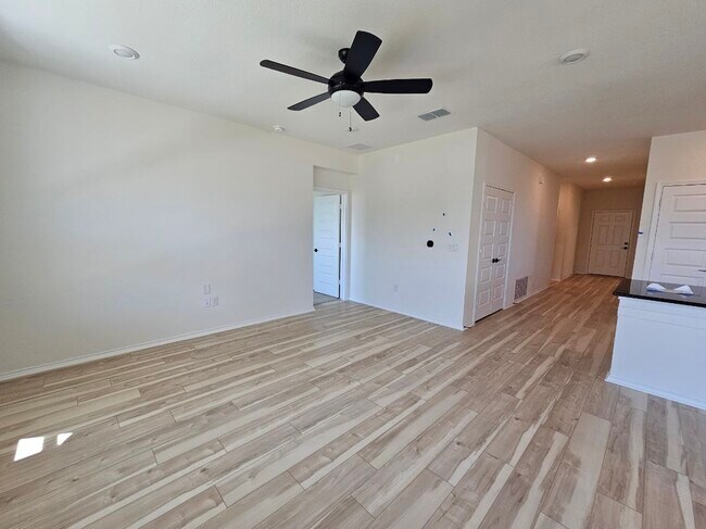 Building Photo - 8107 Marigny Way