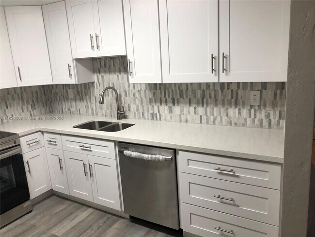 Foto del edificio - 5425 SW 77th Ct