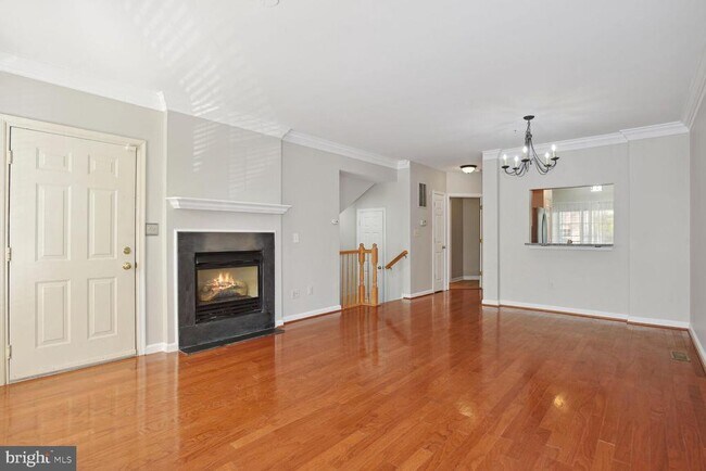 Foto del edificio - 1581 Leeds Castle Dr