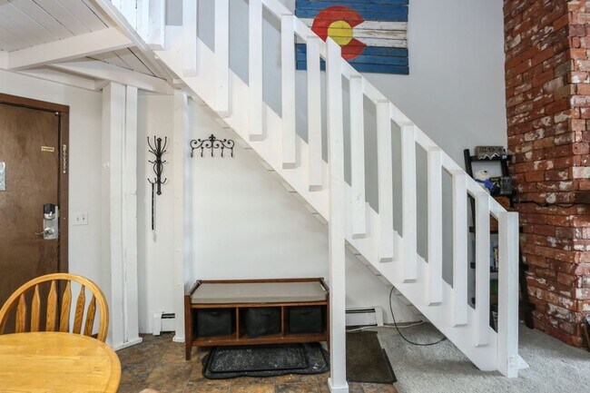 Foto del edificio - 2 Bedroom in Wildernest!  Summer lease!